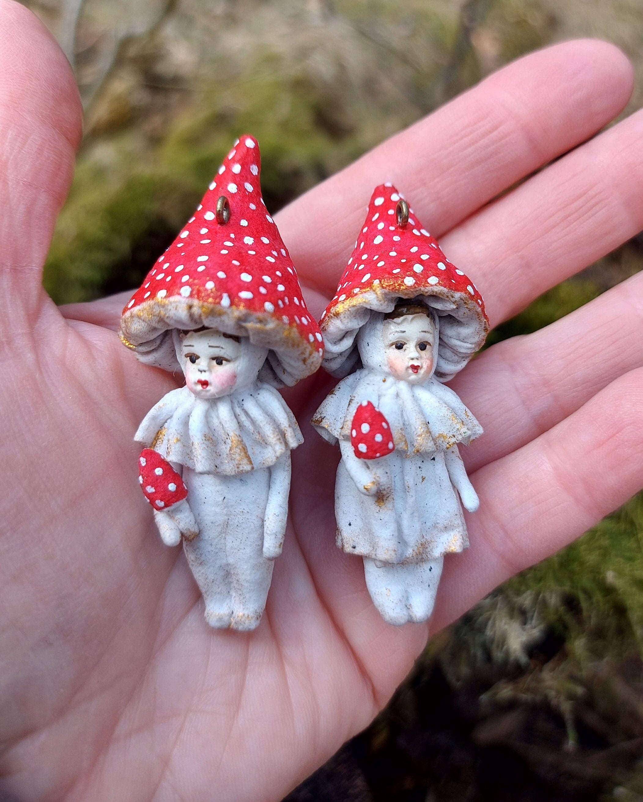 Set von zwei Mini Baumwolle Pilz Skulptur Weihnachtsdekoration Fliegenpilz Ornament Amanita muscaria Weihnachtsbaum Dekoration Fairy garden Fungi