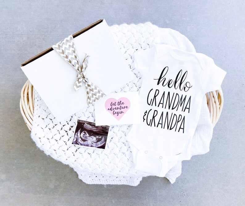 Custom Gift Box Grandma And Grandpa Pregnancy Announcement to parents grandparent Personalized Onesie® baby bodysuits Mother's Day Gifts 