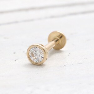 0.07ct CZ, Moissanite, Lab Grown, Natural Diamond Bezel Setting 14K Gold Cartilage Conch Helix Internally Labret Flat Back Piercing Earring