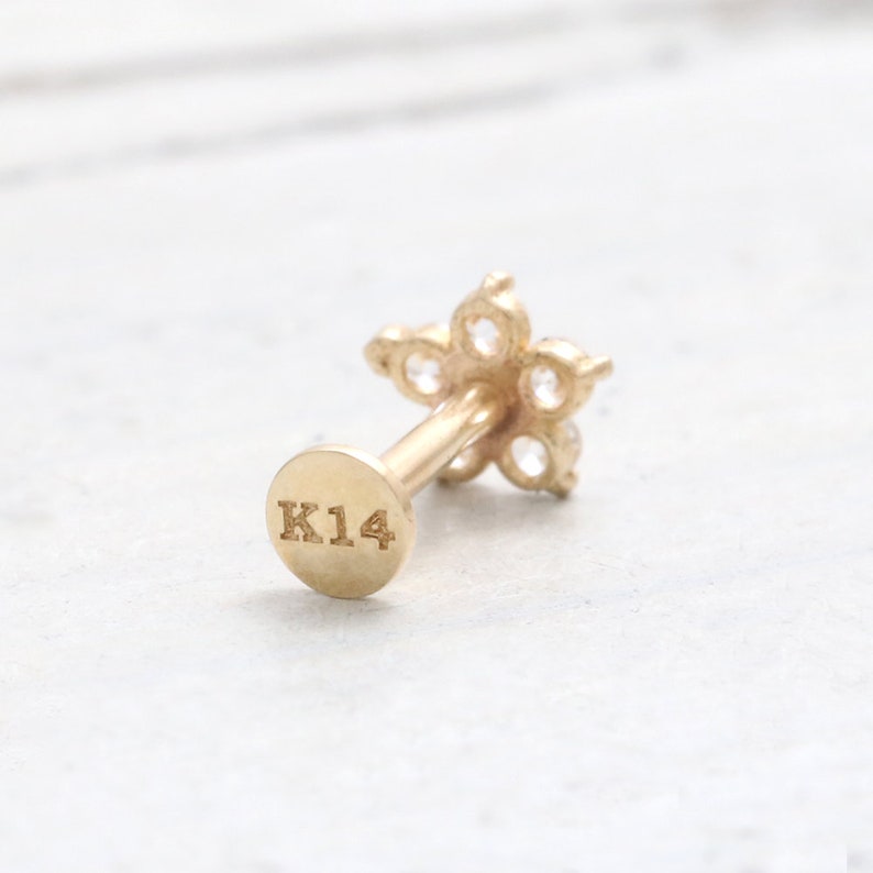 CZ Cubic Zirconia Tiny Flower Solid Gold Cartilage Internally Threaded Labret Flat Back Piercing Earring-16g 18g 1pcs Helix Conch