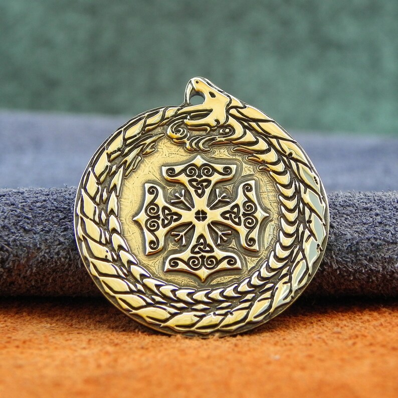 Protection from all sides of the world Symbol Protection Viking Thor/'s hammer 4 and 4 Rune Algiz Sea Kite the Viking J\u0153rmu\u014bgandr
