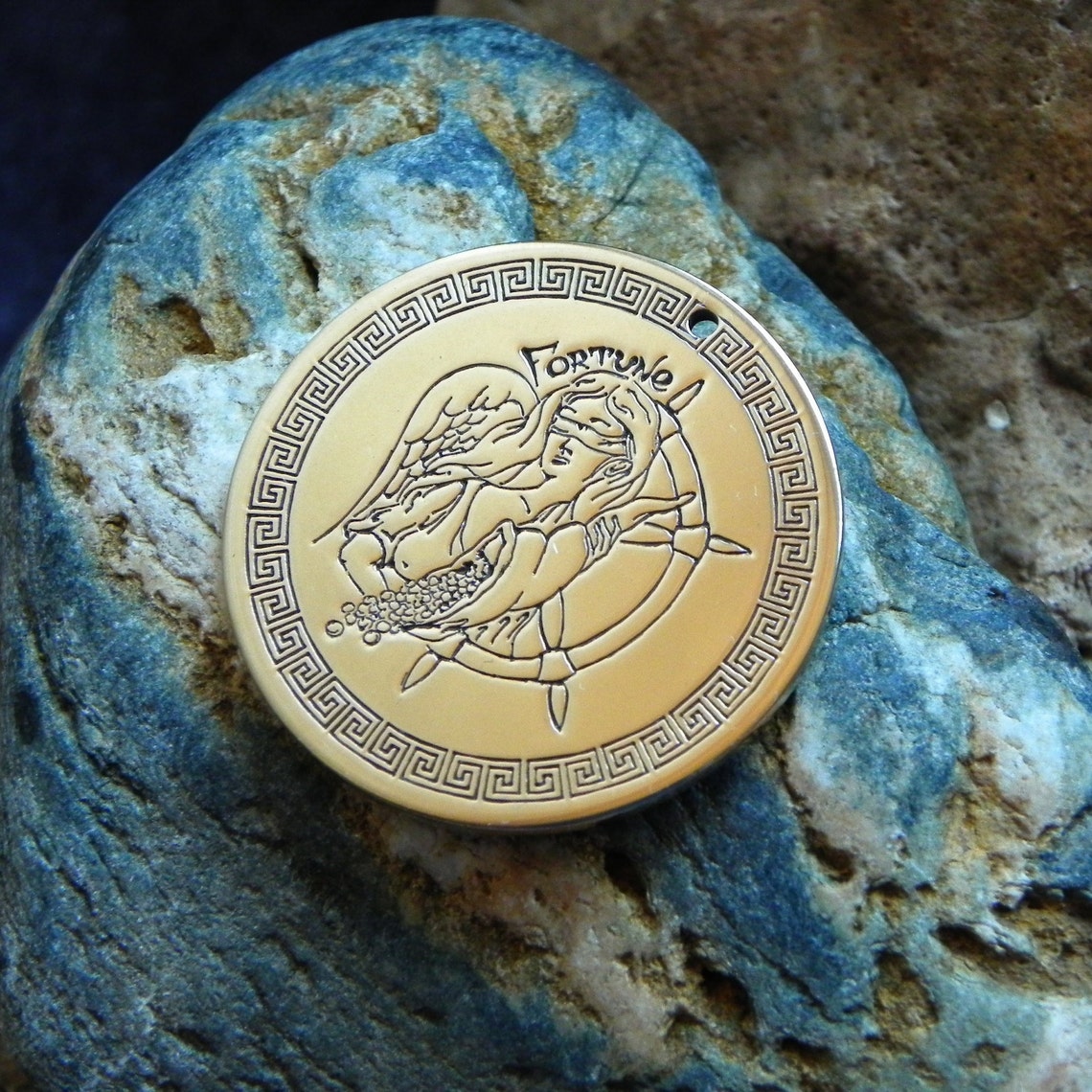 Déesse romaine de la chanceFortuna. Amulette de Tyche grecque Etsy