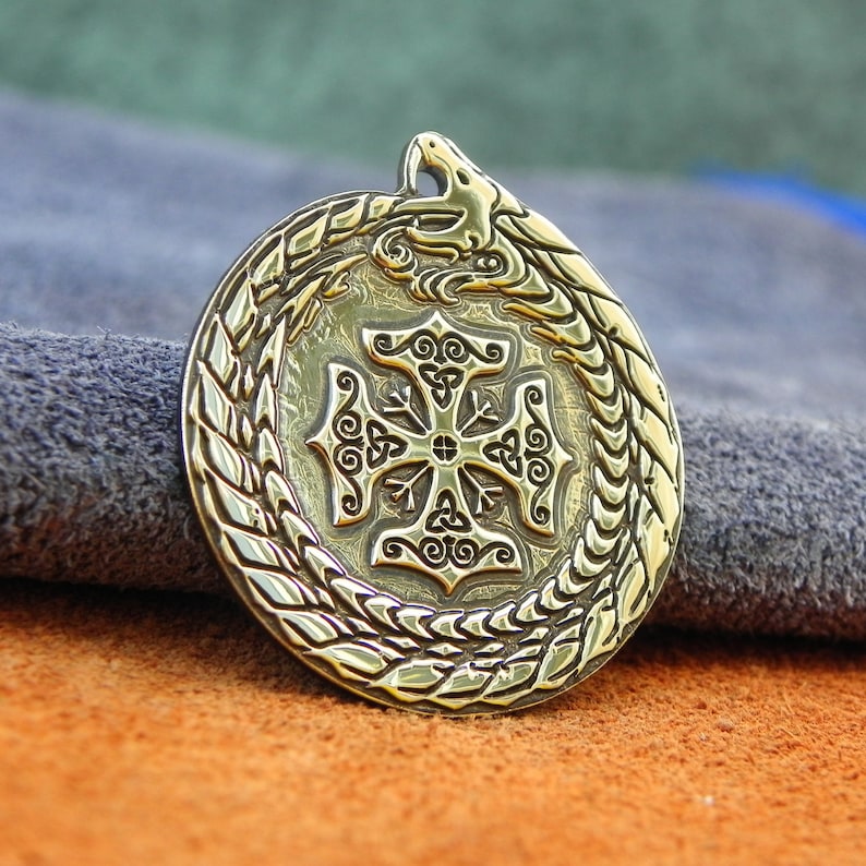 Protection from all sides of the world Symbol Protection Viking Thor/'s hammer 4 and 4 Rune Algiz Sea Kite the Viking J\u0153rmu\u014bgandr