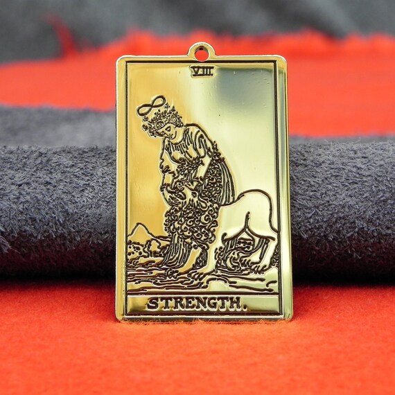 Tarot Collier Tarot Deck Carte neuf des épées Bijoux tarot Talisman