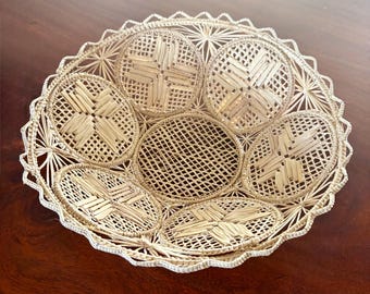 Vintage 1970s Wicker Basket | Handwoven Boho Storage Basket | Rustic Farmhouse Cottage Decor | Woven Basket