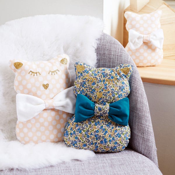 Sacha the little cat, decorative cushion
