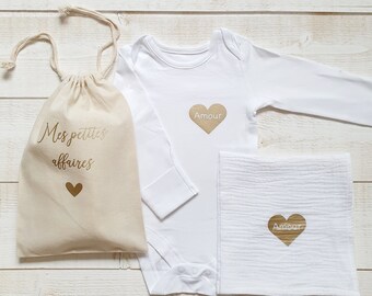 Bodysuit, swaddle and pouch box to personalize with heart