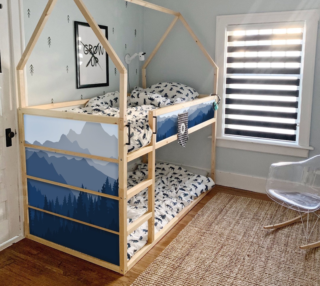 Adesivi per letto Kura IKEA a forma di montagne, adesivi