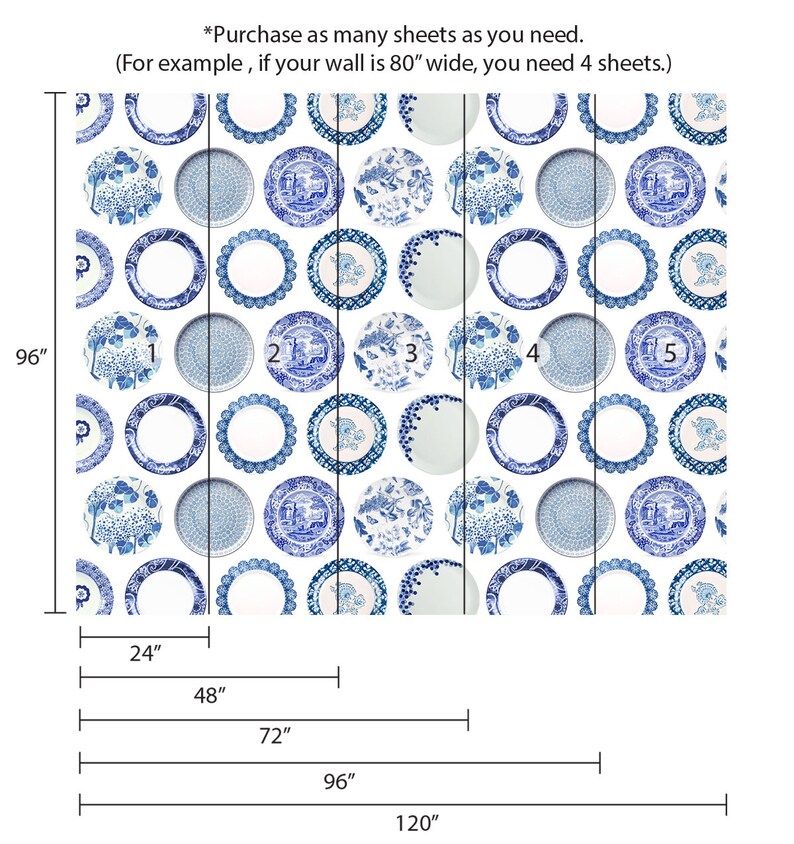Puede incluir: Un patr&oacute;n de papel tapiz con un dise&ntilde;o repetitivo de platos de porcelana azul y blanco. El patr&oacute;n est&aacute; dividido en cinco secciones, cada una de 61 cm de ancho. El papel tapiz mide 244 cm de alto. *Compra tantas hojas como necesites. (Por ejemplo, si tu pared mide 203 cm de ancho, necesitas 4 hojas.)*