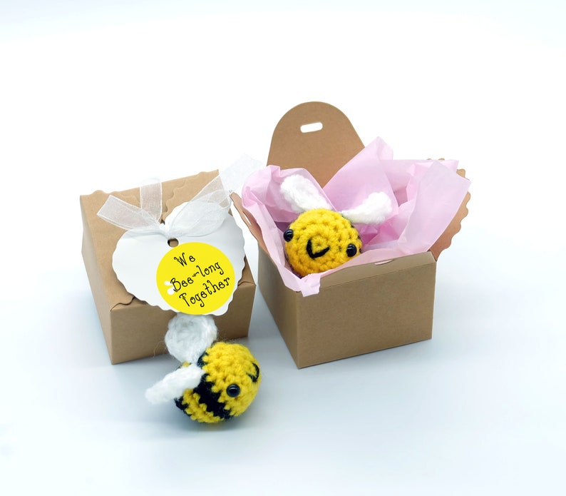bee gift bee charm love gift for her gift for him personalised keyring valentines gift box keepsake party favor cute gift anniversary gift