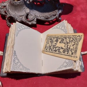 Mini libro de hechizos de cuero negro con oro / Libro de las Sombras / Regalo de bruja imagen 13