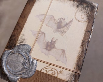 Bat mini Book | junk journal | Nature lover | Witchcraft
