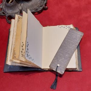 Grimorio o libro de hechizos de brujas de cuero negro imagen 12
