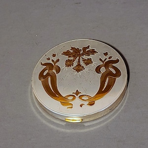 Rex Fifth Avenue Purse Compact from 1950s in silver and gold