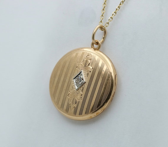 Art Deco Diamond and 14K Gold Locket - image 4