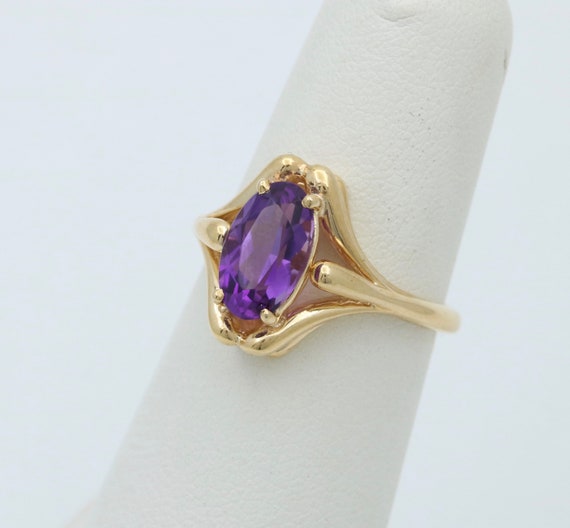 Vintage Oval Cut Amethyst and 14K Gold Ring - image 2