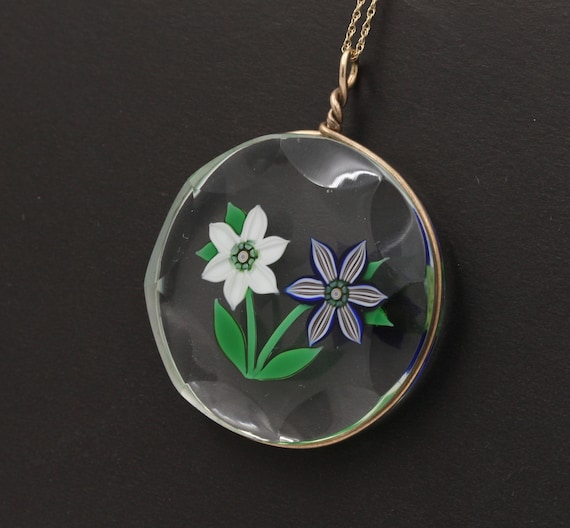 Vintage 9K Gold and Art Glass Flower Pendant, Lar… - image 3