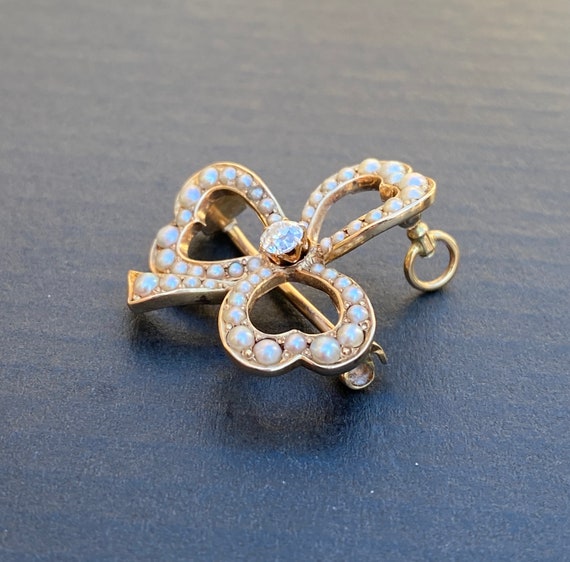 Edwardian 14K Gold, Diamond and Split Pearl Clove… - image 4