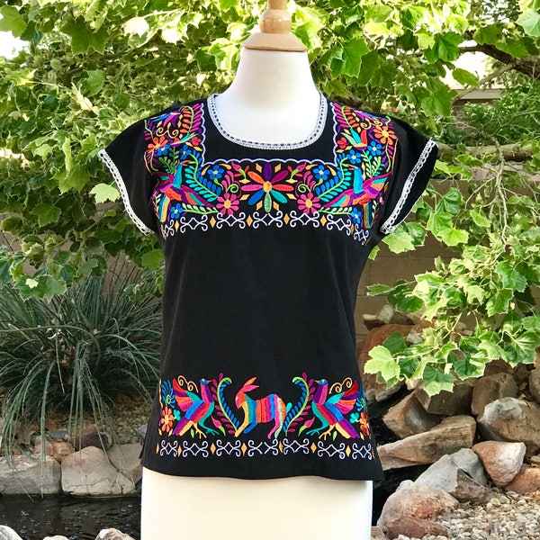 Mexican embroidered blouse with Otomie animals design  Size S