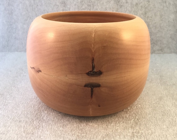 Maple Wood Decorative Bowl - Beautiful and Unique Wood Design - Desk Clip and Band Holder - Decor