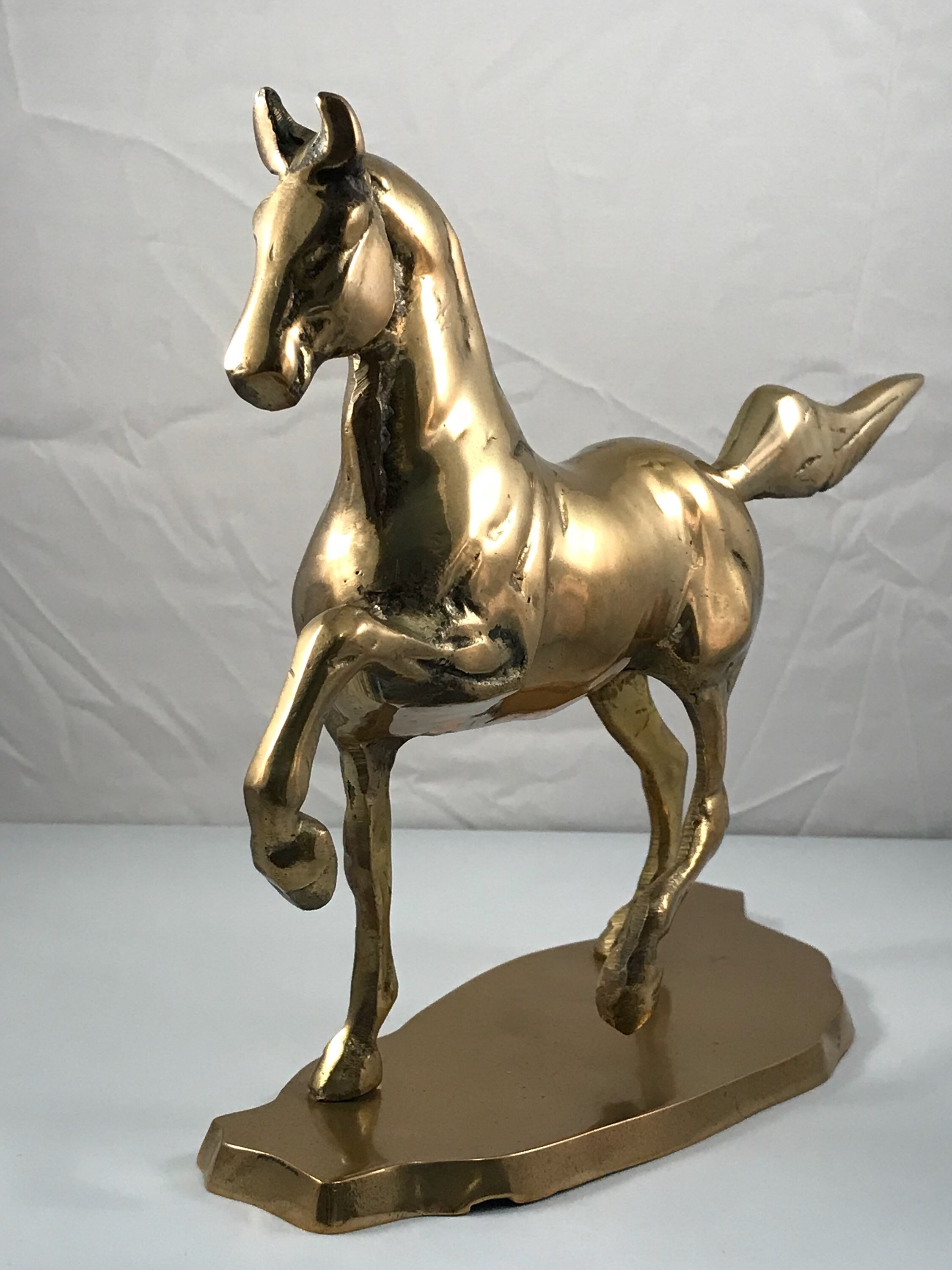collectable horse statues