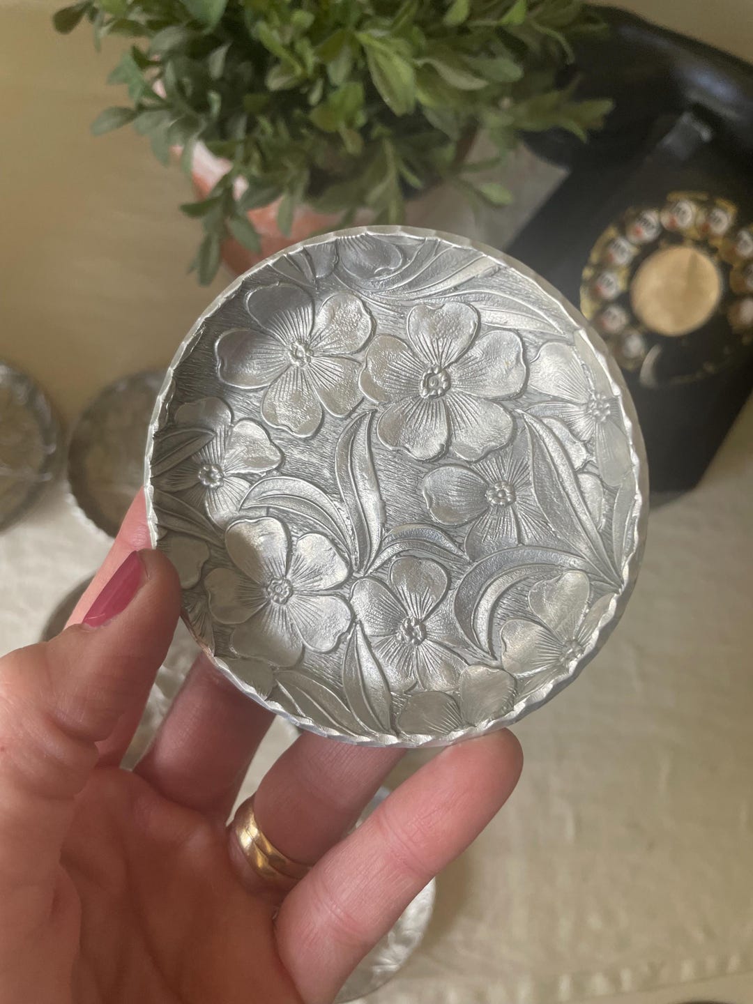 1960s Vintage Set of 8 Everlast Forged Aluminum Floral Coasters