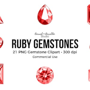 Può includere: Un set di 21 immagini clipart di gemme di rubino in varie forme, tra cui cuore, lacrima, quadrato ed esagono. Le immagini sono rosse e hanno un aspetto lucido e sfaccettato. Il testo "RUBY GEMSTONES" è visualizzato in lettere nere sopra le immagini. Il testo "21 PNG Gemstone Clipart. 300 dpi" è visualizzato sotto le immagini. Il testo "Commercial Use" è visualizzato sotto il testo precedente.