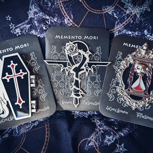 Ensemble d&#39;épingles en émail Memento Mori - Cercueil - Mort - Gothique