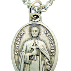 Medalla de San Martín De Porres Colgante de 3/4" con cadena de 24"