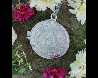 Triquetra Locket, Celtic Locket, Pagan Locket, Witchy Pendant, Celtic Pendant, Triquetra Necklace, Witch Gift, Vintage Style Locket