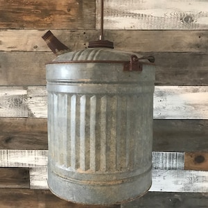Vintage 5 gallon olieblikje hanglamp