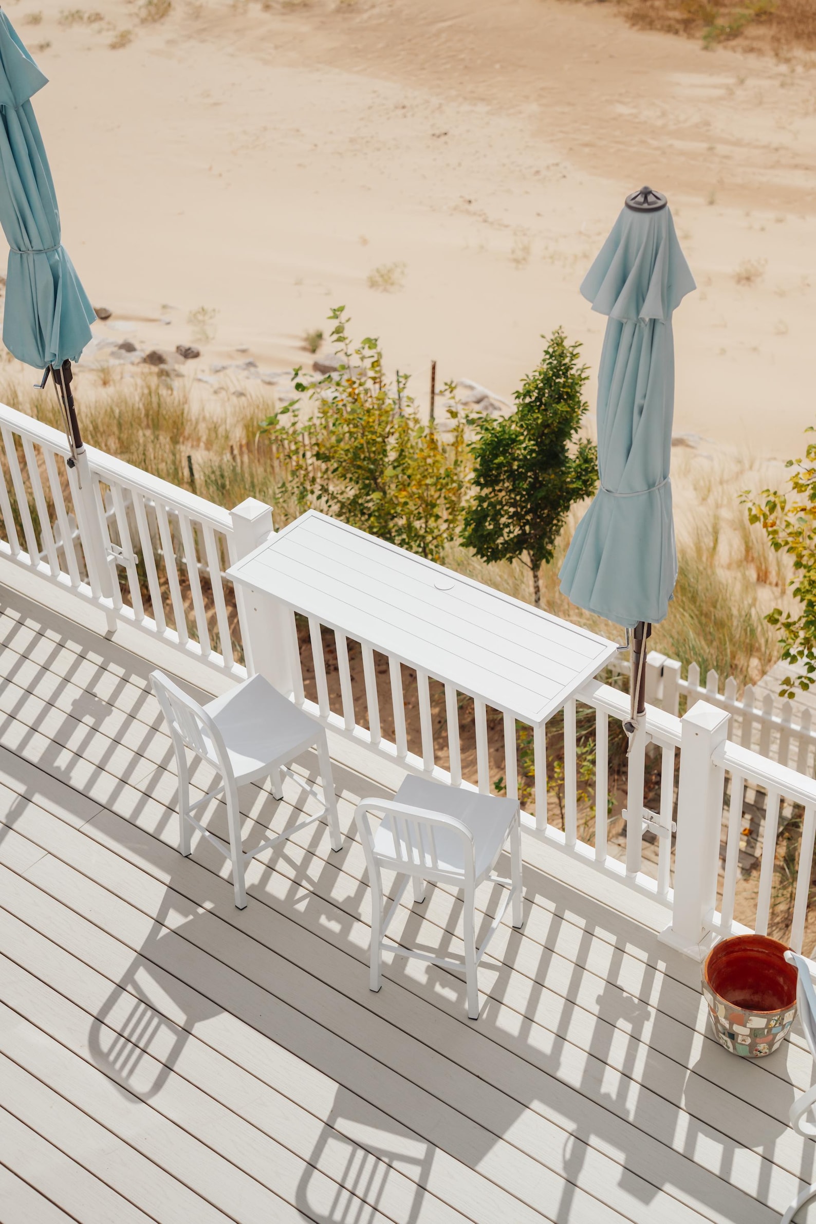 Railing Bar Table: Deck Seating, Outdoor Upgrade, Aluminum Patio ...
