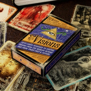 Il mazzo delle visioni: cinquanta strane visioni dell'aldilà... Un mazzo di tarocchi ispirato a Cthulhu.