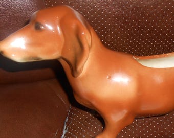 Maceta vintage de cerámica con forma de perro salchicha de MCM