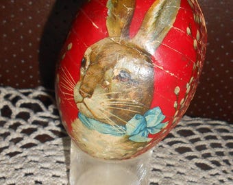 Huevo de Pascua de papel maché primitivo