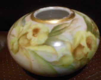 Jarrón de porcelana de Limoges con narciso