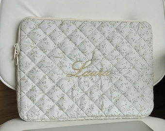 Personalized Floral Laptop Sleeve with Embroidered Name, Cottagecore-Inspired Quilted Case, Custom 13 Inch Laptop Pouch, Aesthetic Gift