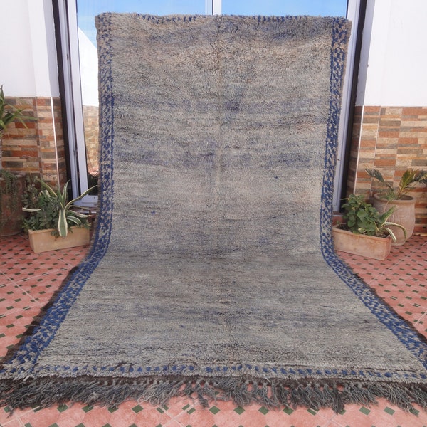 Luxueux solide bleu uni en laine véritable vintage tapis marocain authentique beni M'rirt simplicité fabuleux decoración