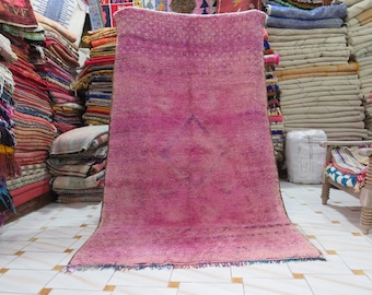 antique red rug vintage authentic beni Mguild moroccan berber