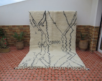 beni ourain authentic  Moroccan berber rug great texture