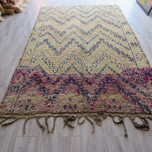 amoroccan rug vintage, luxurious soft rug teppich, classic Design prestigious Moroccan Berber old image 3