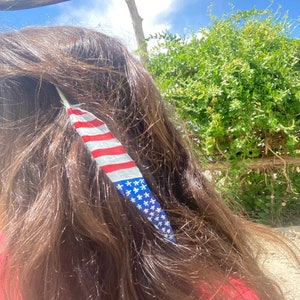 Thin flag feather