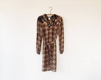 SALE - Nia Tunic Dress - S / M - Vintage 70s Rayon Indian Block Print Style Dress - Brown Batik Print Dress
