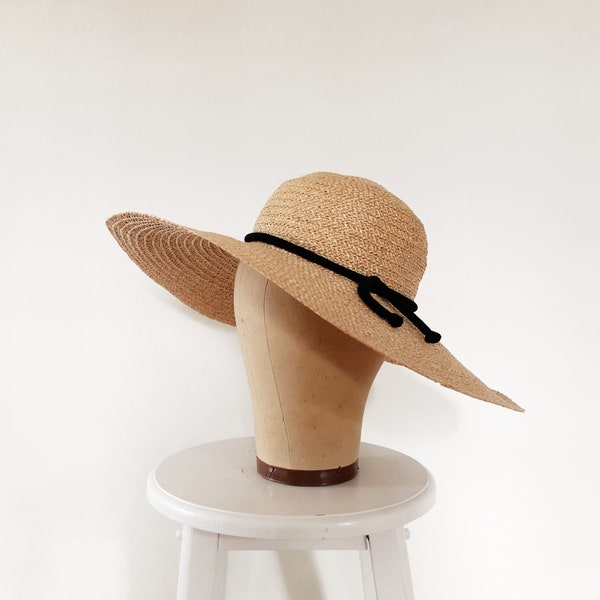 Bisous Straw Sun Hat - 20.5" inner band size - Vintage 50s Woven Wide Brim Hat