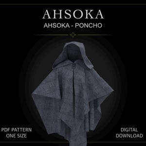 Könnte beinhalten: Ein dunkelgrauer Kapuzenponcho mit strukturierter Stoffoberfläche und einem zentralen Verschluss vorne mit Kreuzstichdetails. Der Text AHSOKA, AHSOKA - PONCHO, PDF PATTERN, ONE SIZE und DIGITAL DOWNLOAD ist in Weiß auf schwarzem Grund zu sehen.