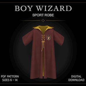 Pode incluir: Uma túnica desportiva castanha com forro de capuz dourado e fecho frontal com atacadores dourados. Um brasão está no peito esquerdo. Texto: BOY WIZARD SPORT ROBE, PDF PATTERN SIZES 6 - 14, DIGITAL DOWNLOAD. A túnica tem mangas curtas e capuz.