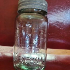 Crown Toronto and Winnipeg 18E Pale Green Glass Quart Jar - NN Backwards on Jar - Glass Lid & Zinc Ring