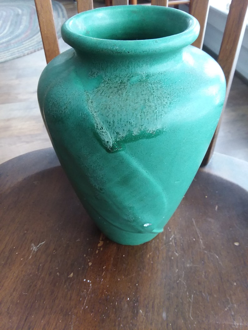 Zanesville Tobacco Leaf Matte Green Pottery Vase Etsy