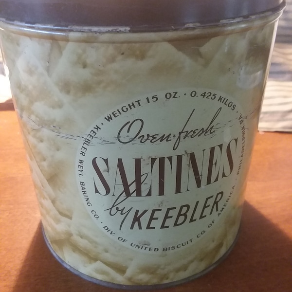 Oven Fresh Saltines by Keebler Cracker Tin 15 oz