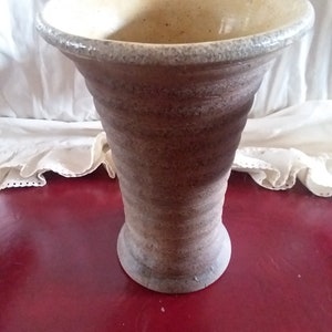 Vaso ad anello alto in ceramica Red Wing Art